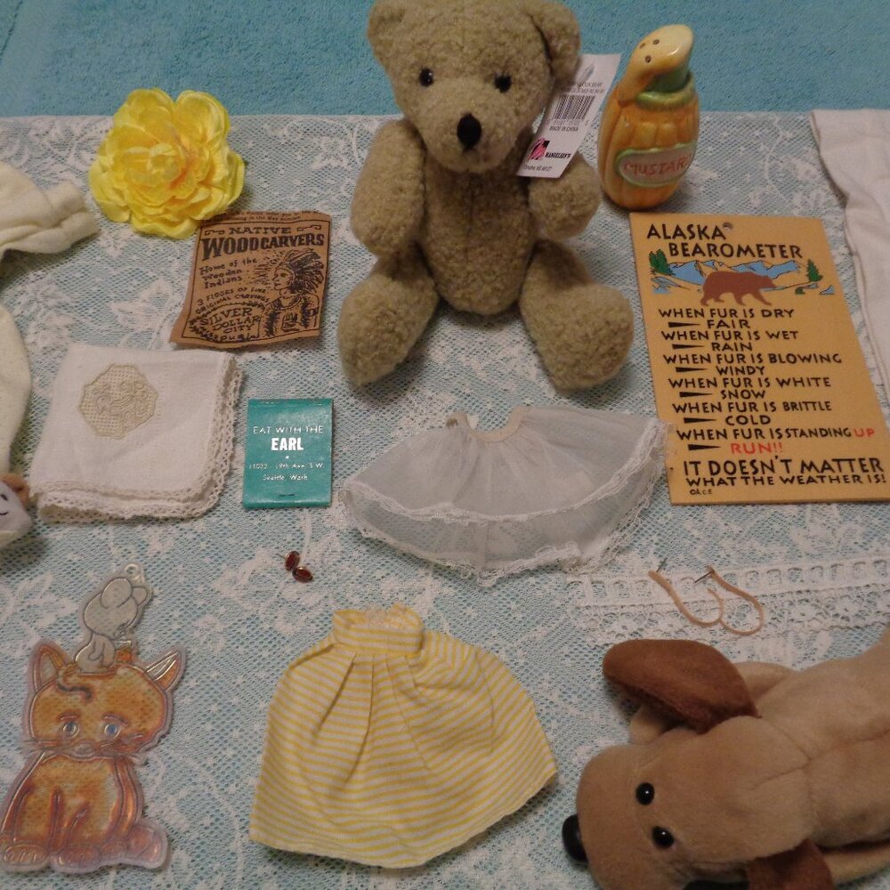 TOY BEAR HOUND DOG MUSTARD SALT DOLL JUMPSUIT OLD PLAQUE ETC. LOT